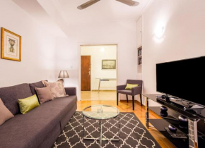 Homey apartment for 4 people in Koukaki
